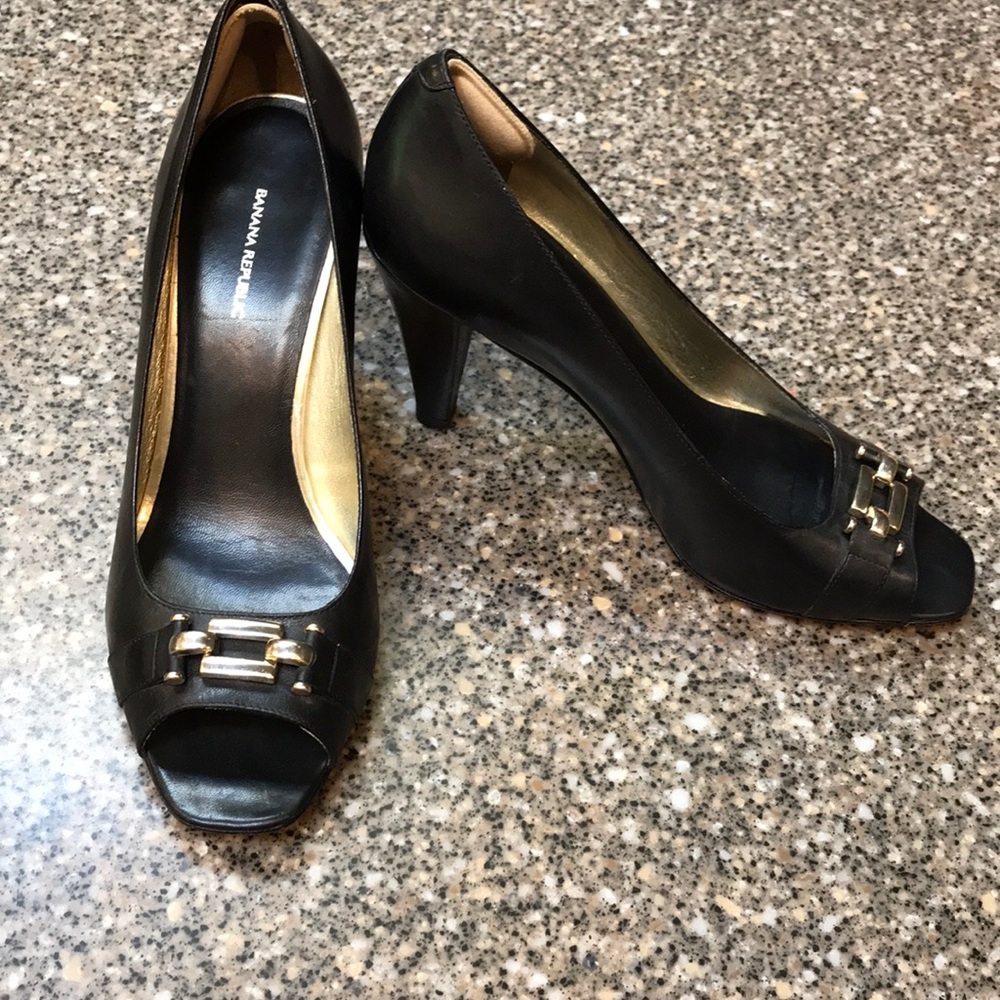 Banana Republic peep toe heels🔶final price!🔶